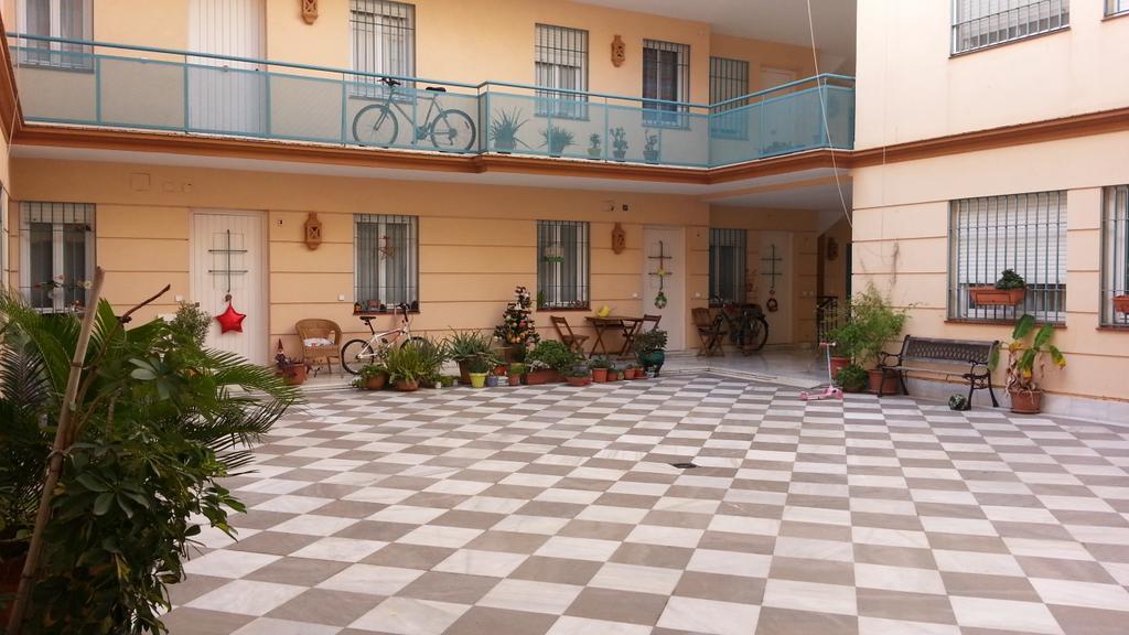 Апартаменты Duplex Donkey Parking Севилья Экстерьер фото